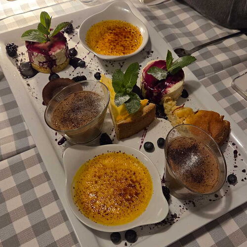 Danach gab es noch gutes Essen auf der Götzinger Höhe. Vielen Dank für die Nachtischplatte.